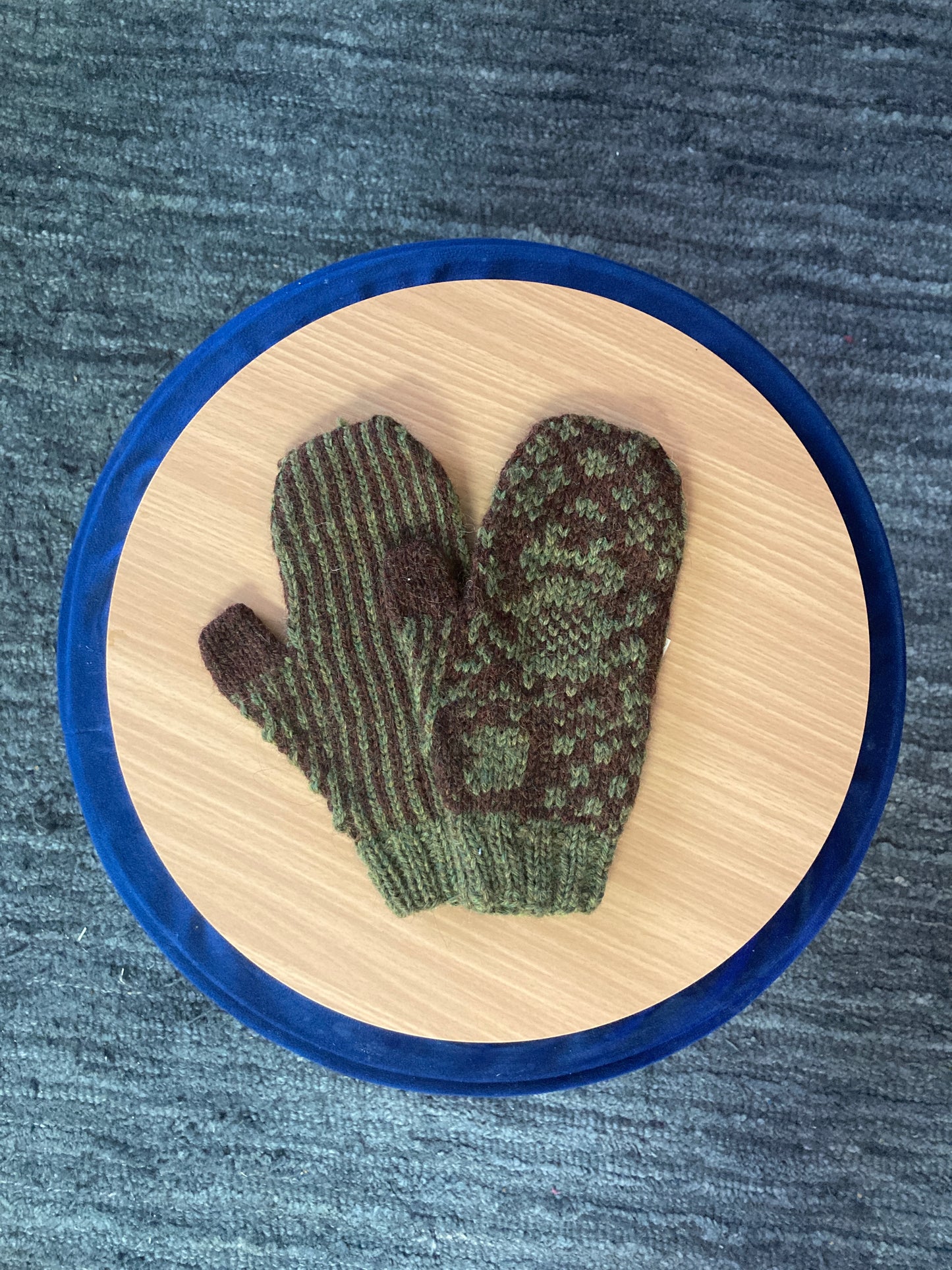 Green Frog Mittens